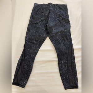 Lululemon crop legging with sheer calfs